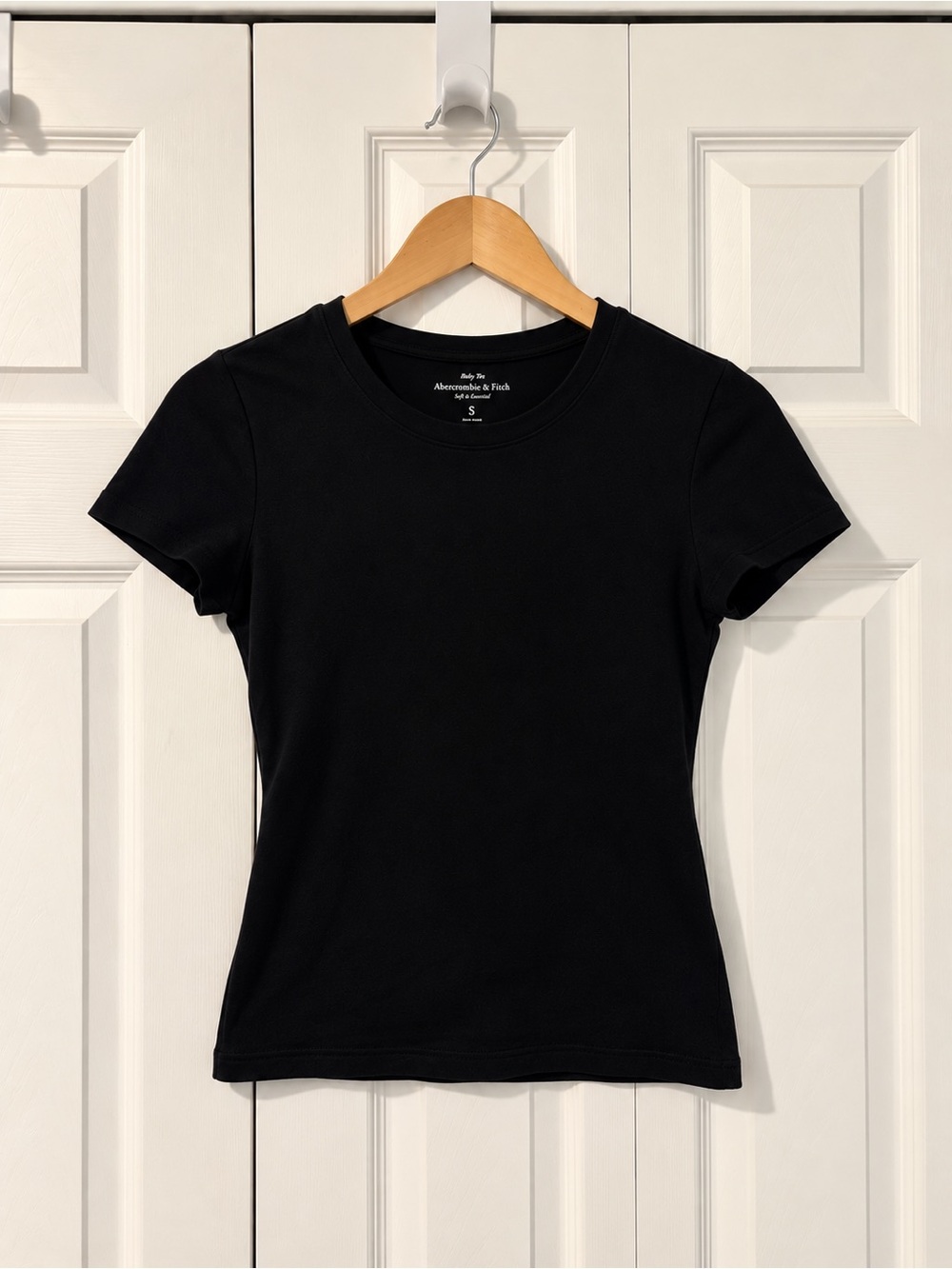 A&F Full Length Tuckable Baby Tee NEVER WORN